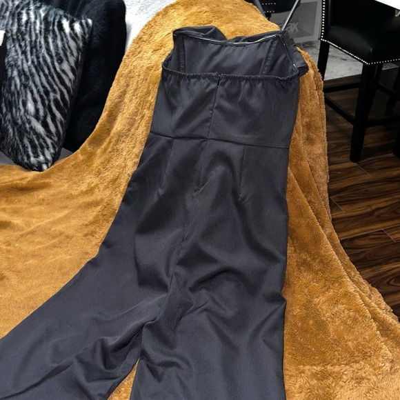 PrettyLittleThing Black Bandeau Cowl Neck Pocket Detail Jumpsuit - Picture 8 of 11